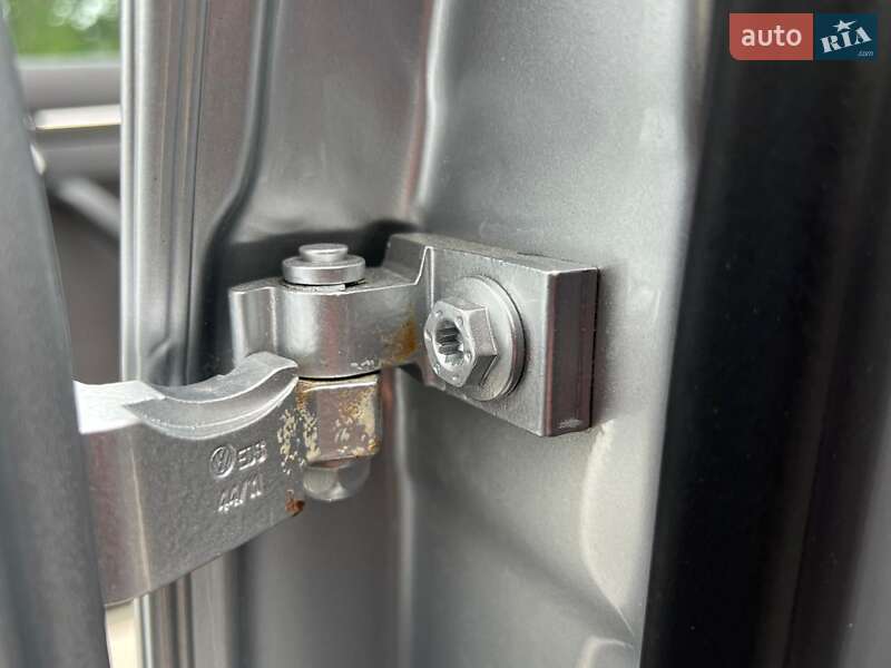 Минивэн Volkswagen Touran 2011 в Киеве