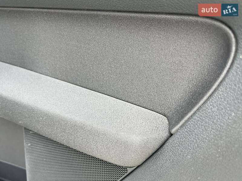 Минивэн Volkswagen Touran 2011 в Киеве