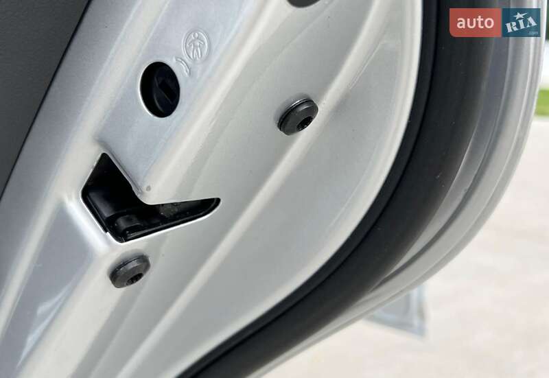 Минивэн Volkswagen Touran 2011 в Киеве