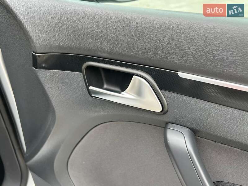 Минивэн Volkswagen Touran 2011 в Киеве