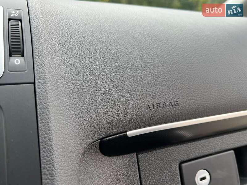 Минивэн Volkswagen Touran 2011 в Киеве