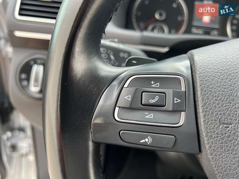 Минивэн Volkswagen Touran 2011 в Киеве