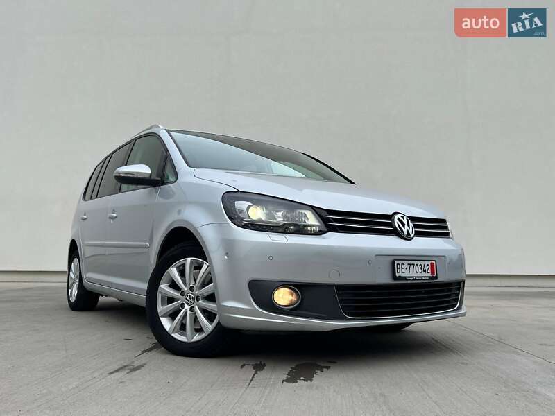 Минивэн Volkswagen Touran 2011 в Киеве