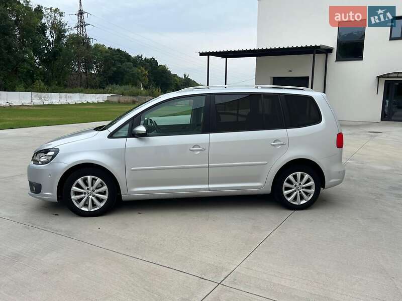 Минивэн Volkswagen Touran 2011 в Киеве