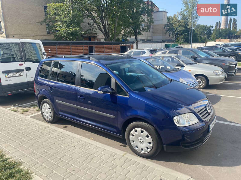 Минивэн Volkswagen Touran 2004 в Вышгороде