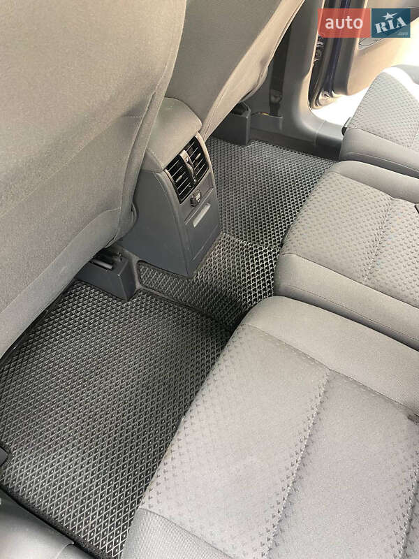 Минивэн Volkswagen Touran 2004 в Вышгороде