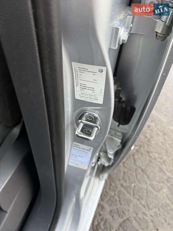 Минивэн Volkswagen Touran 2007 в Дубно