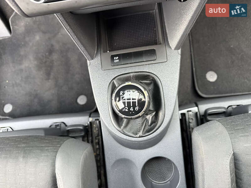 Минивэн Volkswagen Touran 2007 в Дубно