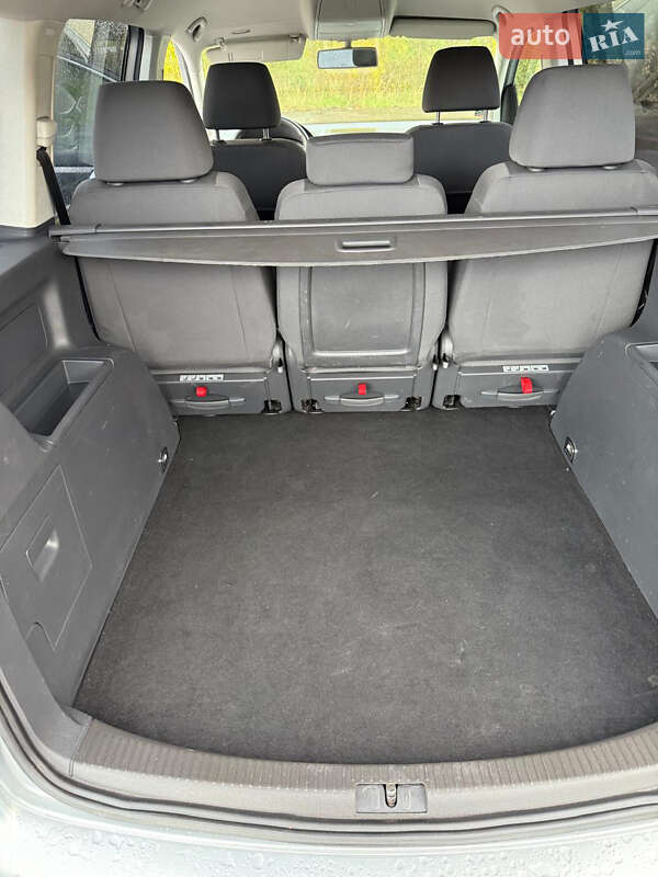 Минивэн Volkswagen Touran 2007 в Дубно