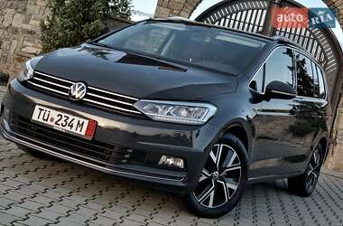 Микровэн Volkswagen Touran 2020 в Черновцах