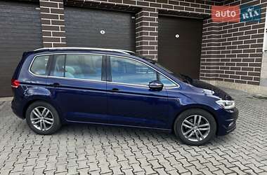 Микровэн Volkswagen Touran 2016 в 