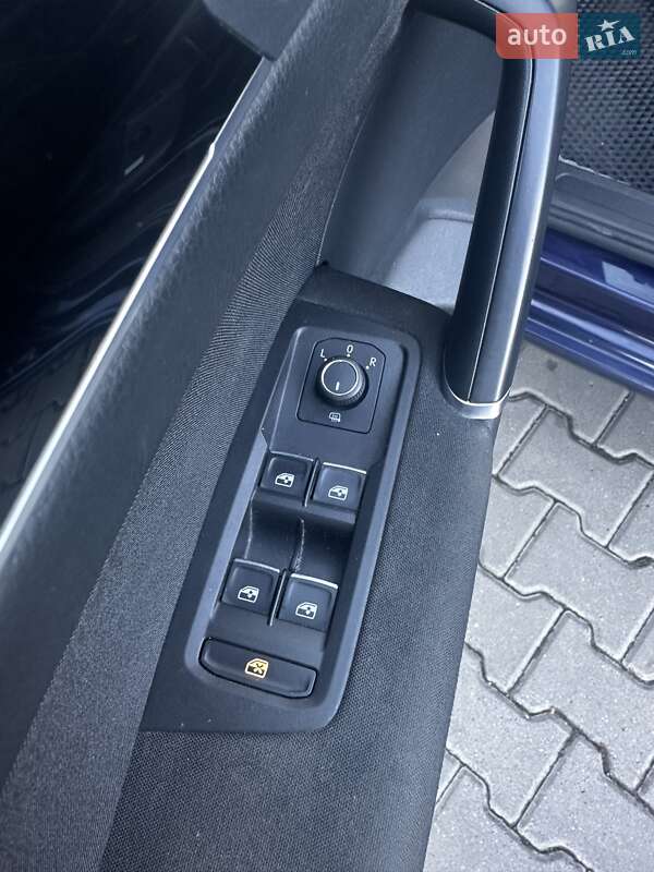Мікровен Volkswagen Touran 2016 в Хмельницькому