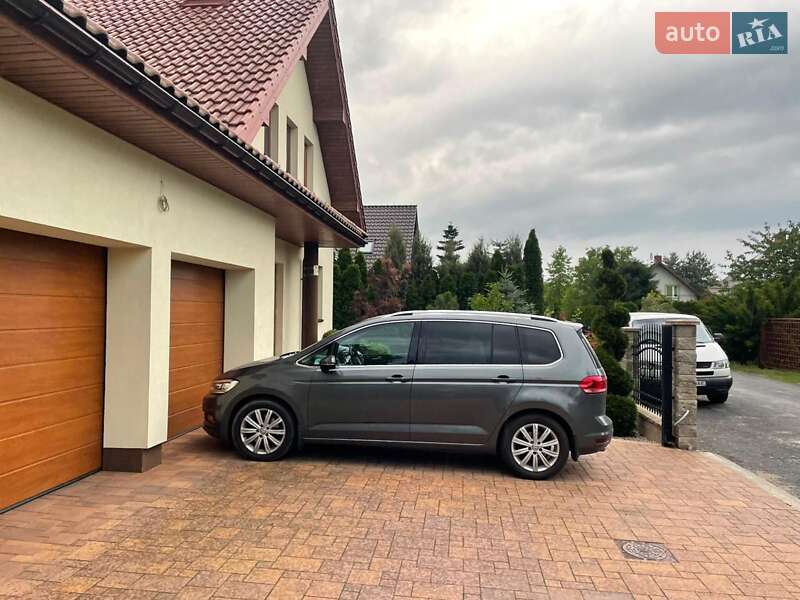 Микровэн Volkswagen Touran 2016 в 