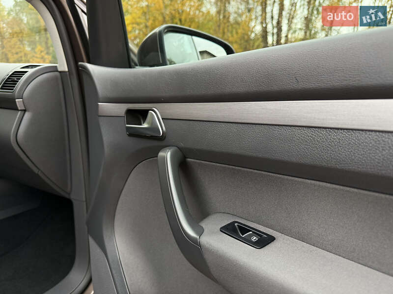 Минивэн Volkswagen Touran 2012 в Бердичеве