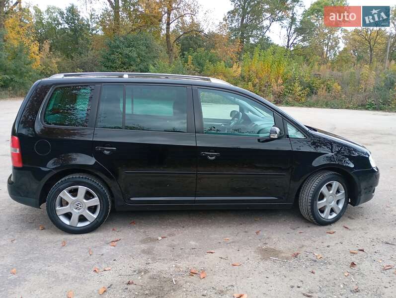 Мінівен Volkswagen Touran 2005 в Тернополі