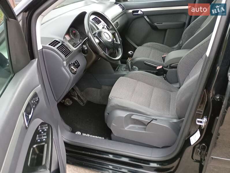 Мінівен Volkswagen Touran 2005 в Тернополі