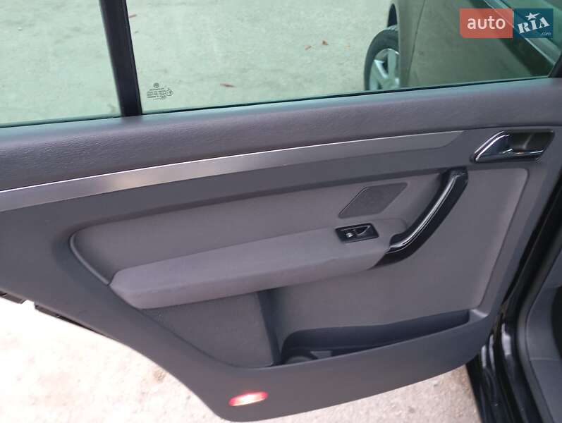 Мінівен Volkswagen Touran 2005 в Тернополі