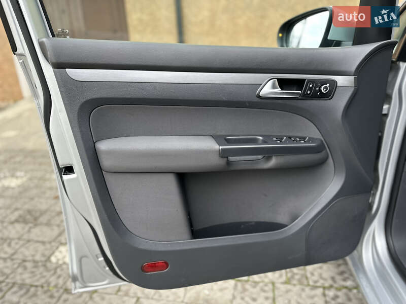 Минивэн Volkswagen Touran 2013 в Дрогобыче