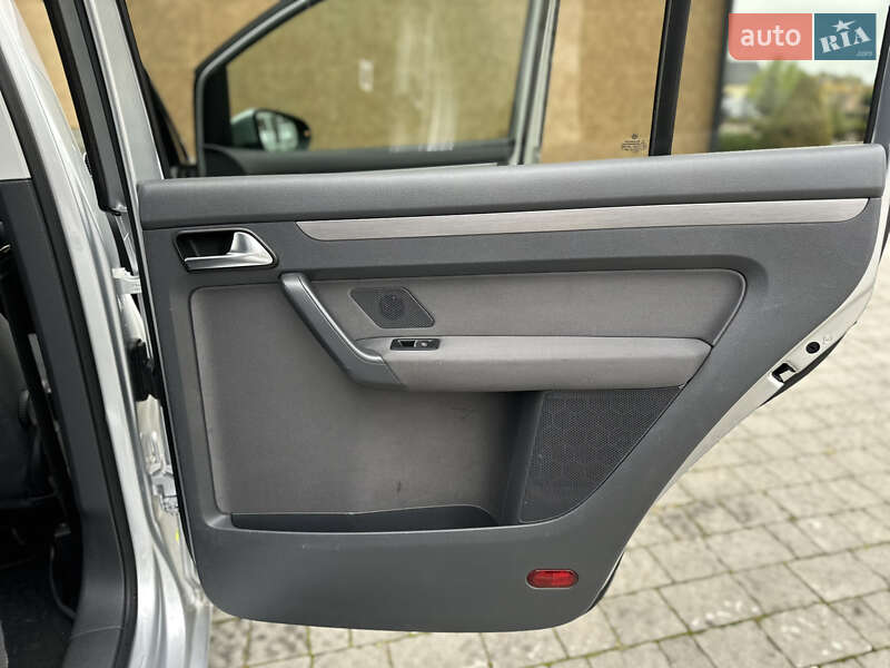 Минивэн Volkswagen Touran 2013 в Дрогобыче