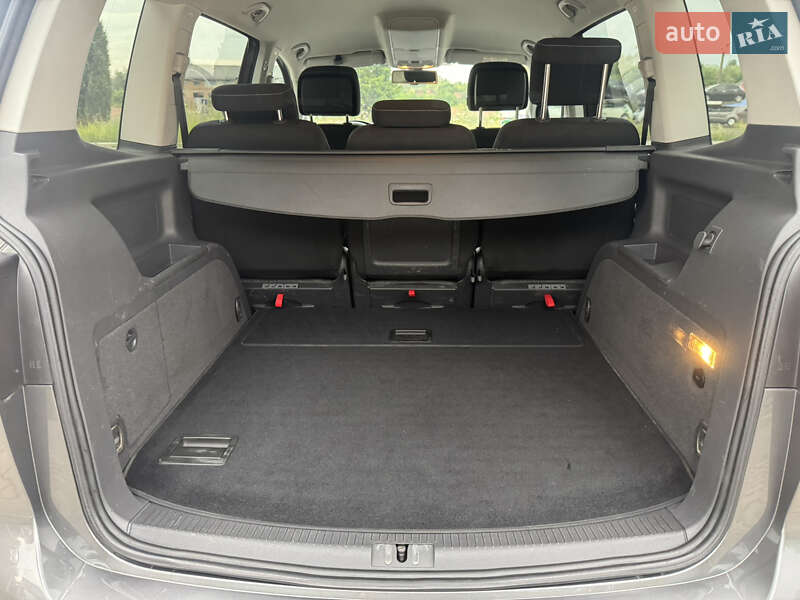 Мінівен Volkswagen Touran 2014 в Львові фото 25 Мінівен Volkswagen Touran 2014 в Львові