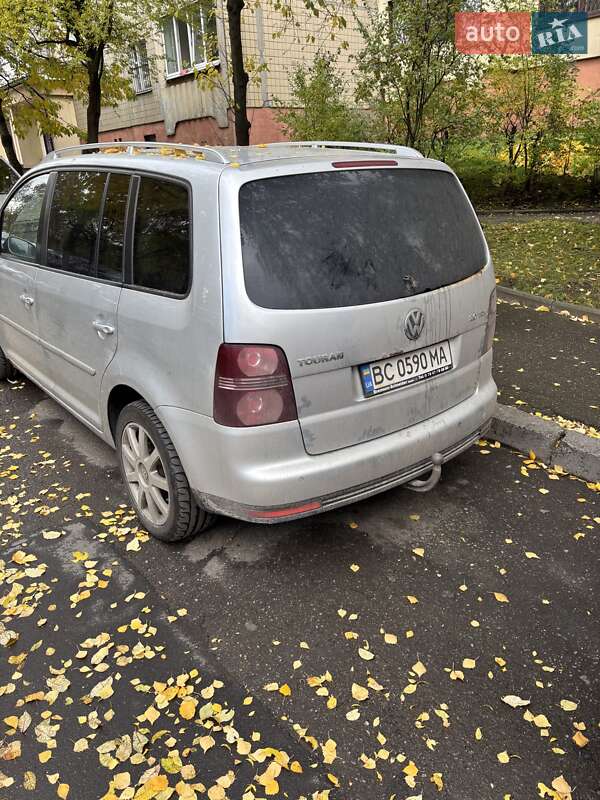 Минивэн Volkswagen Touran 2008 в Львове