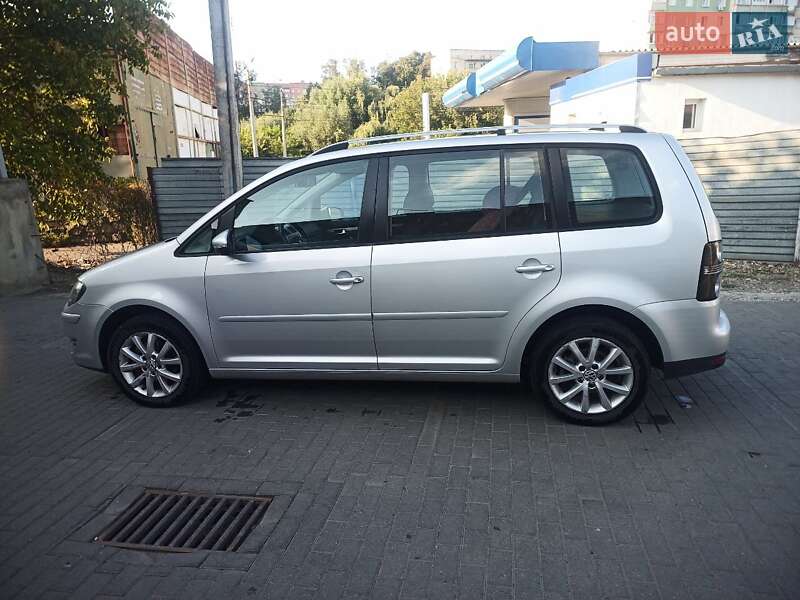 Минивэн Volkswagen Touran 2010 в Черновцах фото 5 Минивэн Volkswagen Touran 2010 в Черновцах