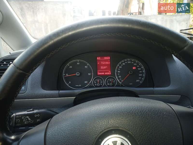 Минивэн Volkswagen Touran 2010 в Черновцах фото 12 Минивэн Volkswagen Touran 2010 в Черновцах