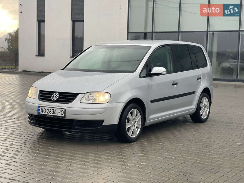 Минивэн Volkswagen Touran 2003 в Хусте
