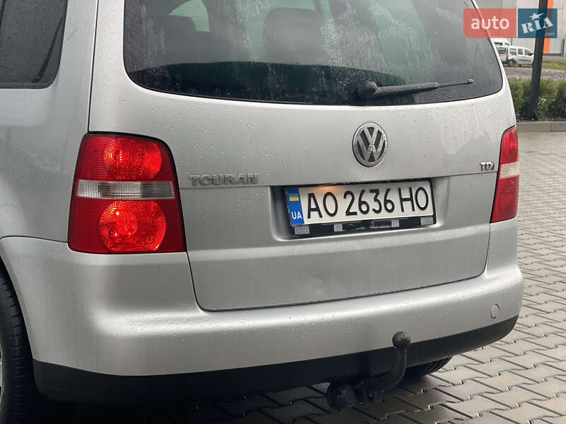 Минивэн Volkswagen Touran 2003 в Хусте
