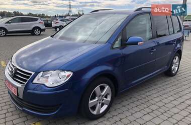 Мінівен Volkswagen Touran 2008 в Чернівцях