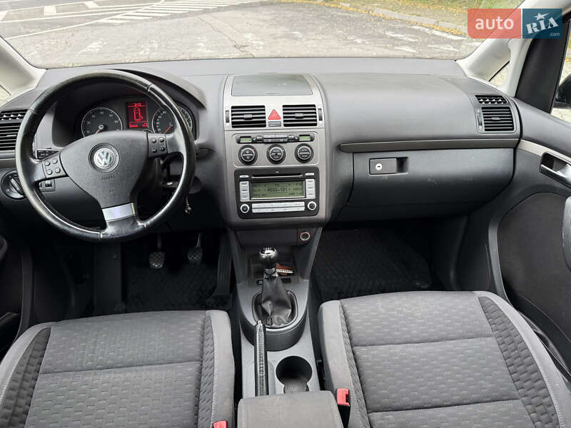 Минивэн Volkswagen Touran 2008 в Могилев-Подольске фото 37 Минивэн Volkswagen Touran 2008 в Могилев-Подольске