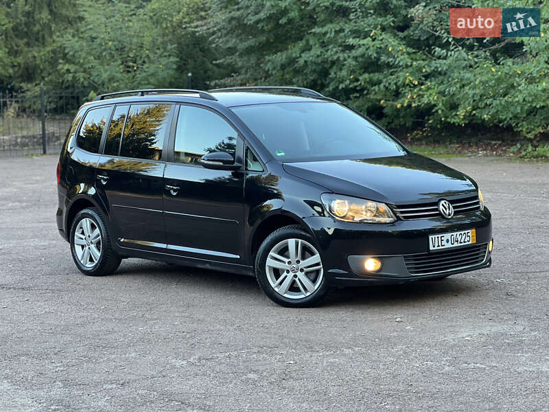 Минивэн Volkswagen Touran 2012 в 