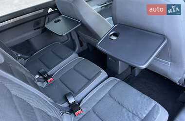 Минивэн Volkswagen Touran 2012 в 