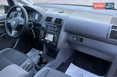 Минивэн Volkswagen Touran 2012 в 