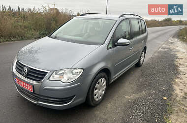 Минивэн Volkswagen Touran 2009 в Луцке