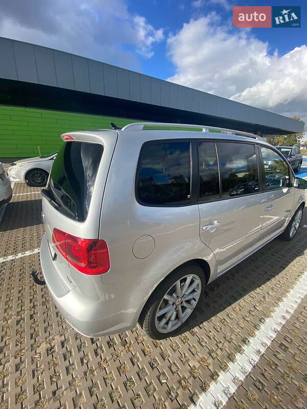 Минивэн Volkswagen Touran 2011 в Киеве фото 8 Минивэн Volkswagen Touran 2011 в Киеве