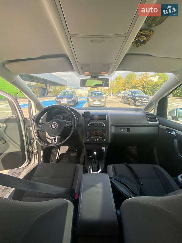 Минивэн Volkswagen Touran 2011 в Киеве фото 18 Минивэн Volkswagen Touran 2011 в Киеве