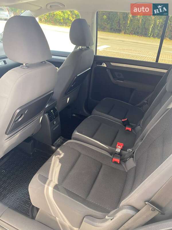 Минивэн Volkswagen Touran 2011 в Киеве фото 23 Минивэн Volkswagen Touran 2011 в Киеве