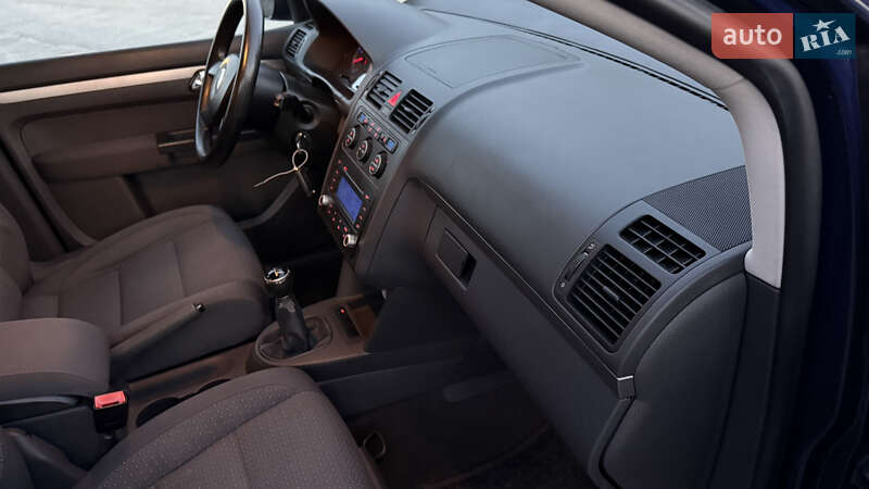 Минивэн Volkswagen Touran 2006 в Шепетовке