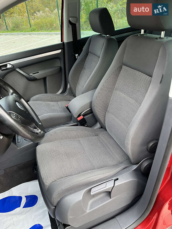 Минивэн Volkswagen Touran 2005 в Луцке фото 17 Минивэн Volkswagen Touran 2005 в Луцке