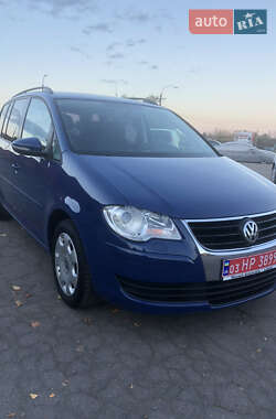 Мінівен Volkswagen Touran 2010 в Луцьку