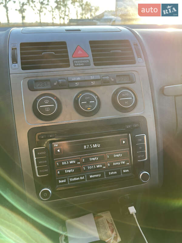 Минивэн Volkswagen Touran 2008 в Сарнах