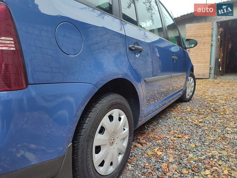 Минивэн Volkswagen Touran 2010 в Житомире фото 2 Минивэн Volkswagen Touran 2010 в Житомире