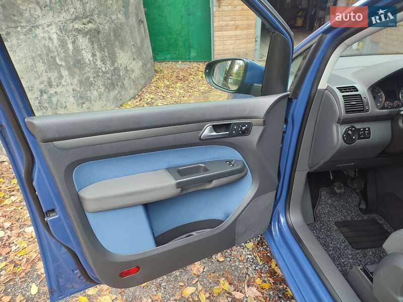 Минивэн Volkswagen Touran 2010 в Житомире фото 11 Минивэн Volkswagen Touran 2010 в Житомире