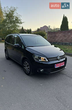 Минивэн Volkswagen Touran 2012 в 