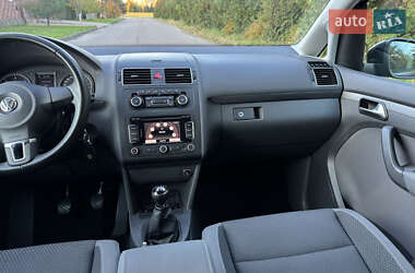 Минивэн Volkswagen Touran 2012 в 