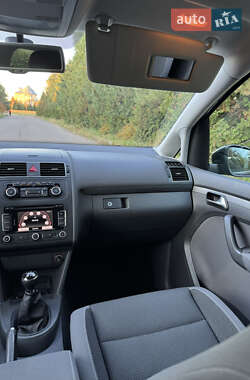 Минивэн Volkswagen Touran 2012 в 