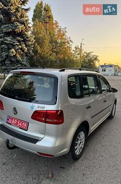 Минивэн Volkswagen Touran 2011 в 