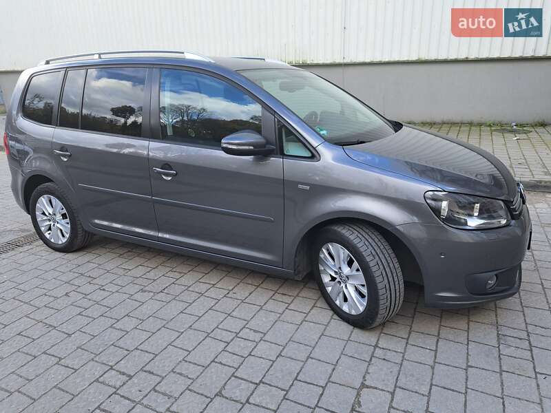 Мінівен Volkswagen Touran 2014 в Львові фото 40 Мінівен Volkswagen Touran 2014 в Львові