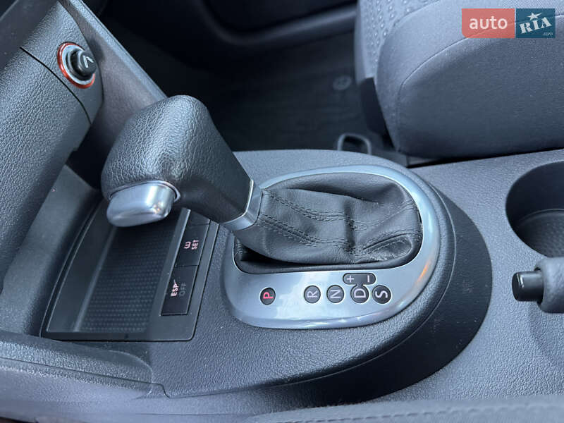 Мінівен Volkswagen Touran 2006 в Дрогобичі